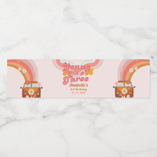 Yound Wild & Three Daisy Blume Birthday Party Wasserflaschenetikett (Einzelnes Label)