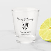 Young and twenty adventure happy birthday add name schnapsglas (Vorderseite)