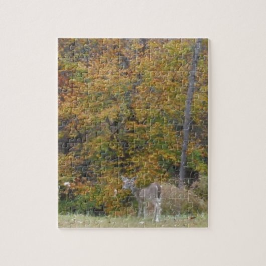 Young Bambi Deer mit Fallbäumen. Puzzle (Vertikal)