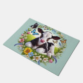 Young Calf mit Blumenreath und Schmetterlingen Fußmatte (Schrägansicht)