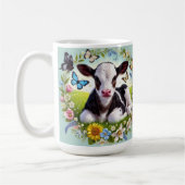 Young Calf mit Blumenreath und Schmetterlingen Kaffeetasse (Links)
