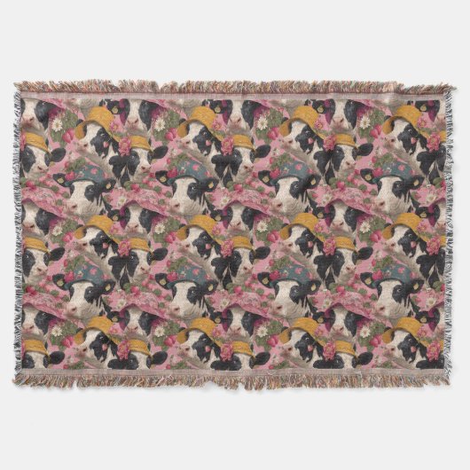 Young Cows Wearing Spring Hats In Strawberry Field Decke (Vorderseite)