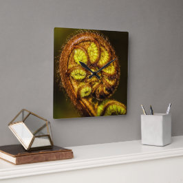 Young Fern Blätter Quadratische Wanduhr