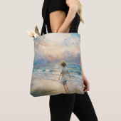 Young Girl on Beach Tasche (Von Nahem)
