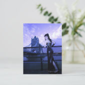Young Goth woman bei Tower Bridge, London Postkarte (Stehend Vorderseite)