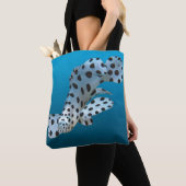 Young Grouper - glänzender blauer Hintergrund | Tasche (Von Nahem)