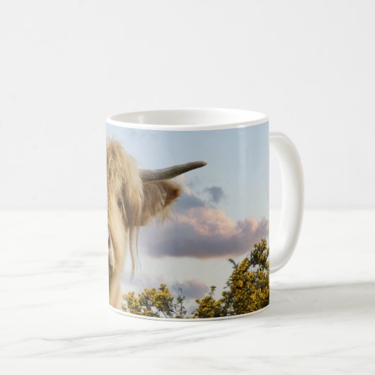 Young Highland Cow Kaffeetasse (VorderseiteRechts)