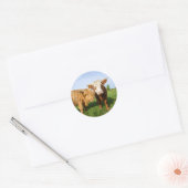 Young Highland Cows Fleece Blanket Runder Aufkleber (Umschlag)