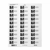 Young Holstein Dairy Bull Calf in Schwarz und Weiß (Vorne)