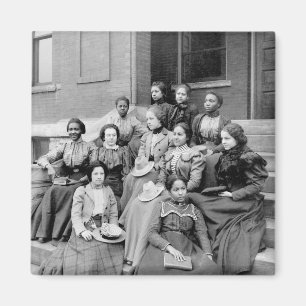 Young Ladys at Fisk, 1890er Magnet