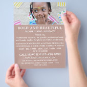 Young Model, Modelagentur, Model Agent Flyer (Hand)