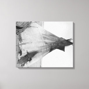 Young Oglala Indian Girl mit Welpe außerhalb von T Leinwanddruck