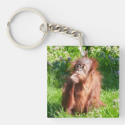 Young Orangutan Deep in Thread Schlüsselanhänger (Vorderseite)