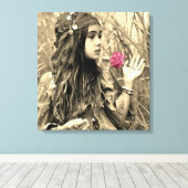 Young Sinti und Roma Girl Canvas Print Leinwanddruck (Insitu (Holzboden))