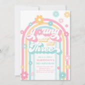 Young Wild and Three Boho Daisy Rainbow Birthday Einladung (Vorderseite)