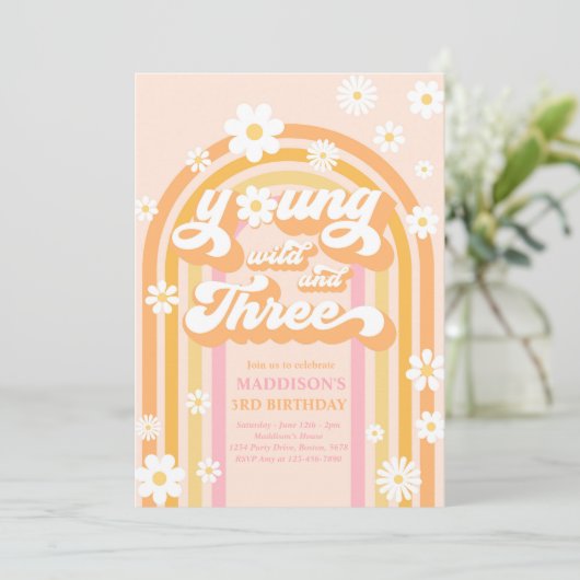 Young Wild and Three Boho Daisy Rainbow Birthday Einladung (Stehend Vorderseite)