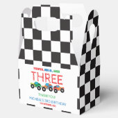 Young Wild and Three Monster Truck Boy Birthday Geschenkschachtel (Geöffnet)