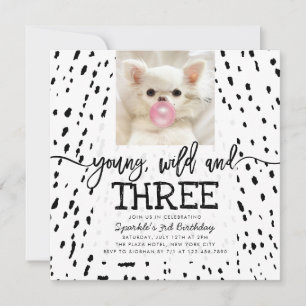 Young Wild and Three Safari Animal Print Birthday Einladung