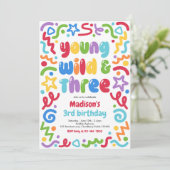 Young Wild & Three Confetti Balloon 3rd Birthday Einladung (Stehend Vorderseite)