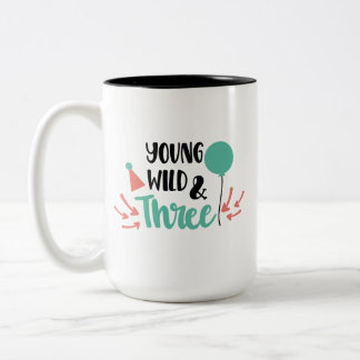 Young, Wild & Three - Cute 3rd Birthday Design Zweifarbige Tasse