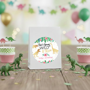 Young Wild & Three Dinosaur Girls Dritter Geburtst Runder Aufkleber