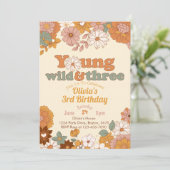 Young Wild Three Floral 3. Geburtstag Einladung (Stehend Vorderseite)