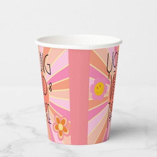 Young, Wild & Three | Geburtsstunde-Cup | Rosa Pappbecher (Rechts)