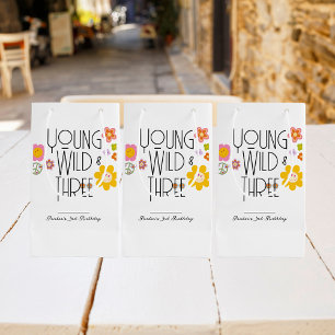 Young, Wild & Three   Geburtstagsgeschenk   Lächel Kleine Geschenktüte