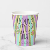 Young, Wild & Three | Geburtstagskuppen | Kühle Pappbecher (Rückseite)