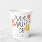 Young, Wild & Three | Geburtstagskuppen | Lächeln Pappbecher (Vorderseite)
