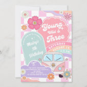 Young wild & Three Rainbow Car Daisy Birthday Einladung (Vorderseite)