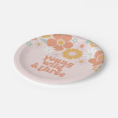 Young Wild Three Retro Floral Geburtstag Pappteller (Schrägansicht)