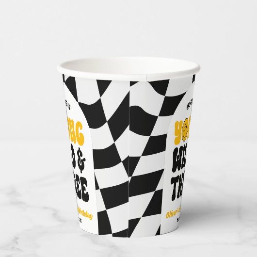 Young Wild & Three Retro Third 3rd Birthday Party Pappbecher (Rechts)