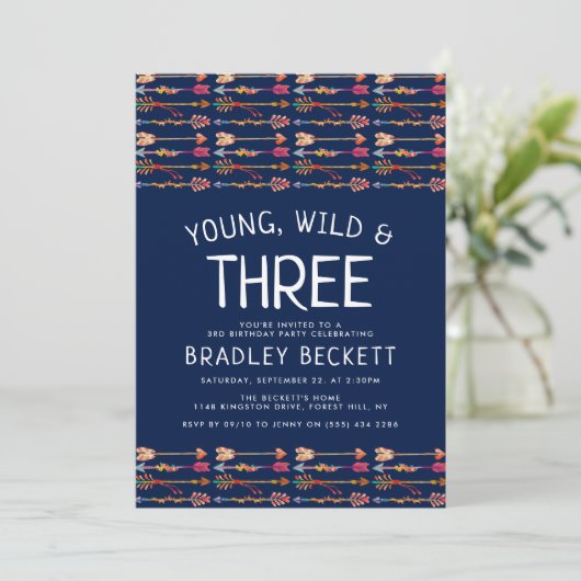 Young, Wild & Three Tribal Boho Arrows Birthday Einladung (Stehend Vorderseite)