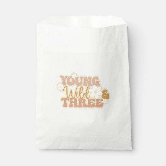 Young Wild und Three Birthday Shirt für Kleinkinde Geschenktütchen (Vorderseite)