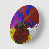 Young Woman in the Flower Mist Runde Wanduhr (Winkel)