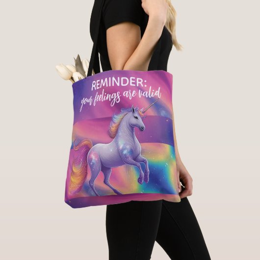 Your Feelings Are Valid Rainbow Tie Dye Unicorn Tasche (Von Nahem)