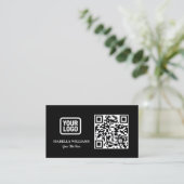 Your Logo Here Simple Modern Black Website QR Code Visitenkarte (Stehend Vorderseite)