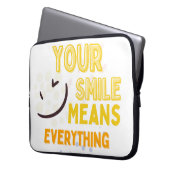 Your Smile Means Everything  Positive Quote Laptop Laptopschutzhülle (Vorderseite Links)