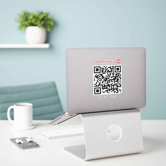 Youtube Verbindung mit QR Code Weiß Aufkleber (Laptop auf Schreibtisch)