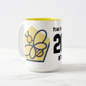 YOWM 2023 ZWEIFARBIGE TASSE (Vorderseite Links)