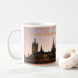 Ypres Cloth Hall, Belgien by Night Kaffeetasse