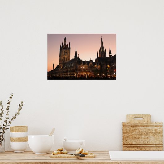 Ypres Cloth Hall, Belgien by Night Poster (Küche)