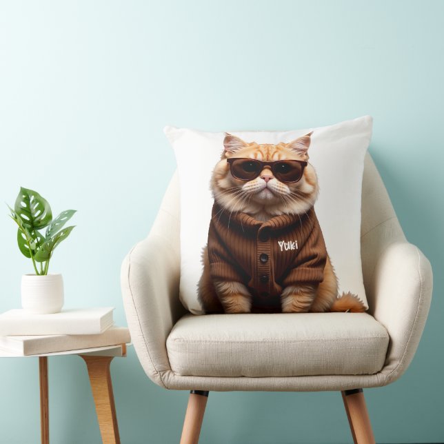 Yuki the Cat: Cosy Throw Kissen (Stuhl )