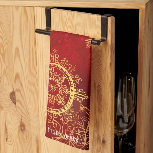 Yuletide Opulence: Goldene Weihnachtsdinge Geschirrtuch (Drittel gefaltet)