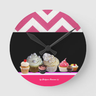 YUMMY COLORFUL CUPCAKES DESERT SHOP Pink Chevron Runde Wanduhr