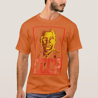 Yuri Gagarin ist der Erste in Raum 4 T-Shirt