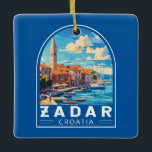 Zadar Kroatien Reisen Keramikornament<br><div class="desc">Zadar Retrovektor-Reisedesign. Zadar,  eine Stadt an der kroatischen Dalmatiner-Küste,  ist für die römischen und Venezianischen Ruinen der Halbinsel Altstadt bekannt.</div>