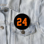 Zahl der schwarzen und orangen Athleten Jersey Button<br><div class="desc">Freuen Sie sich auf Ihr Lieblings-Sportteam, Ihren Fußballspieler oder zeigen Sie einfach Ihren Schulstolz mit einem personalisierten Spirituosenknopf! Personalisieren Sie Ihre Daten mit der Jerseynummer eines Spielers oder einem anderen benutzerdefinierten Text. Ideal für Fußball, Basketball, Baseball und Fußball! Erstellen Sie individuelle Buttone für das ganze Team, Cheerleader, Eltern und Geschwister,...</div>