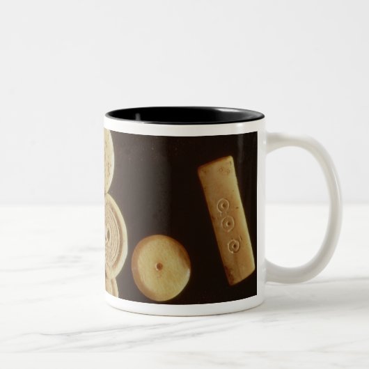 Zähler und Würfel, Gallo-Römisch Zweifarbige Tasse (Rechts)